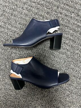Johnston& Murphy Evelyn Shootie Size 8.5
